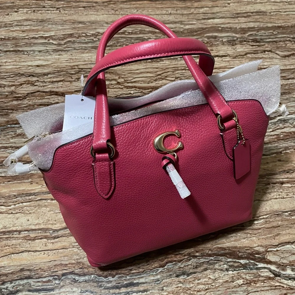 Coach - Picture 6 of 9